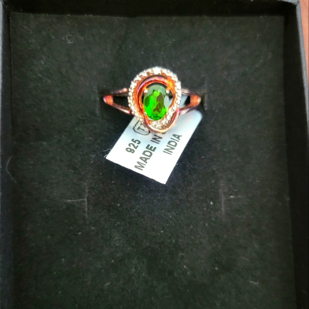 Green stone ring